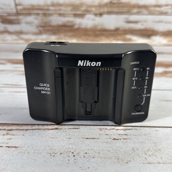 Nikon MH-21 Quick Charger for Nikon D2X EN-EL4 & EN-EL4a Battery